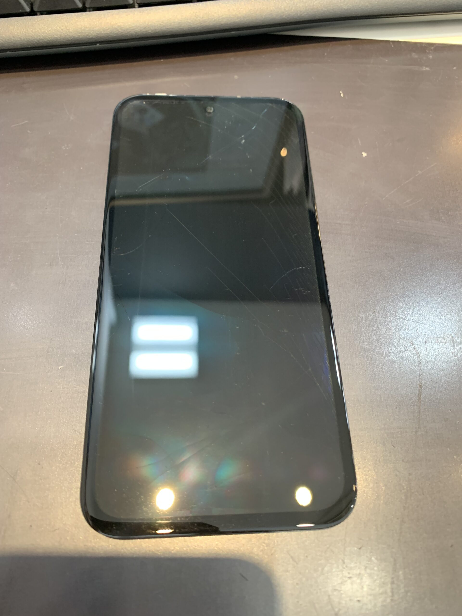 【GooglePixel 8a】画面が真っ暗で反応しない｜寝屋川市からご来店