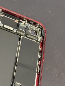 iPhoneSE3 NFCアンテナ交換中