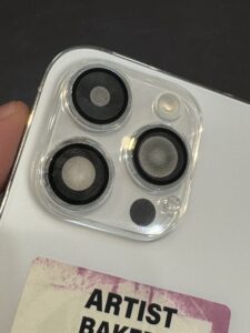 iPhone14Proのカメラレンズ内部に結露が発生している状態