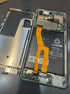 AQUOS sense4 lite バッテリー交換 修理作業